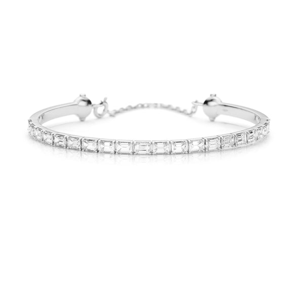 Diamond Emerald cut bracelet in 18 karat white gold from NOA fine jewellery