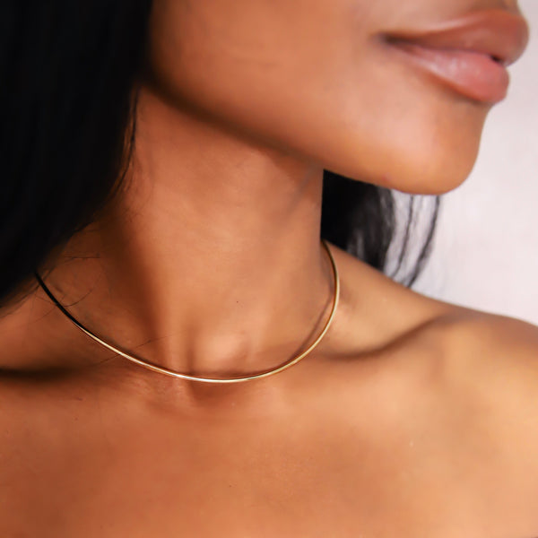 d'oro yellow gold choker with Flexible gold technology from NOA fine jewellery
